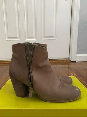 BP Taupe Brown Leather Ankle Booties with Side Zip on Outside
